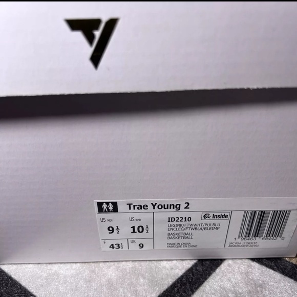 Adidas Trae Young 2 Basketball Shoes Boost in Navy Blue White Size 9.5 Mens - Picture 13 of 13